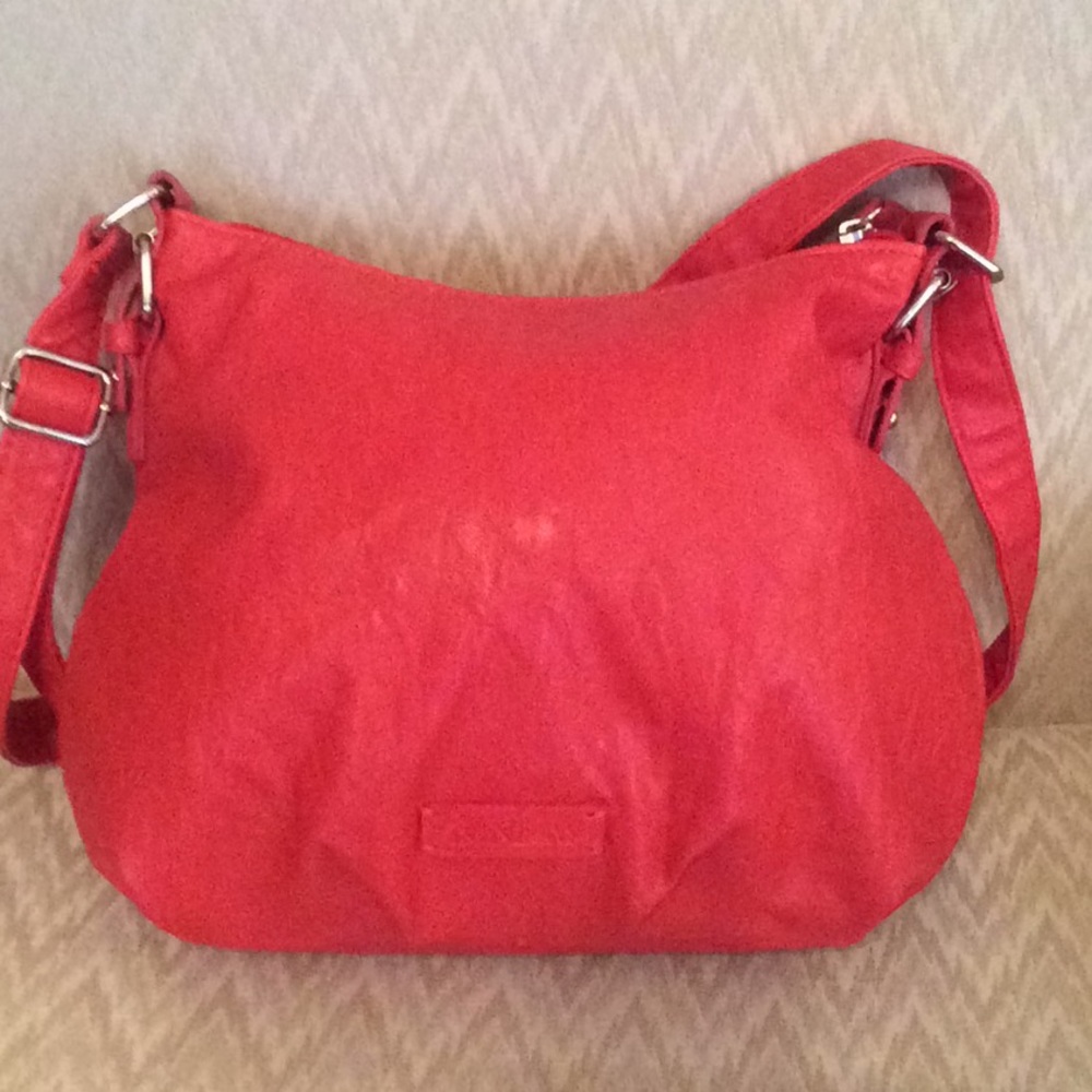 Nine&Co red handbag - Picture 2 of 7